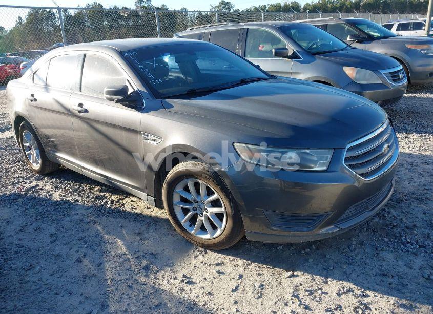 2015 Ford Taurus SE (VIN 1FAHP2D82FG113609) main photo