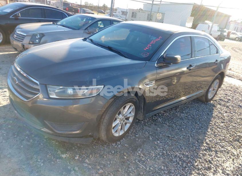 Photo 2 of 2015 Ford Taurus SE (VIN 1FAHP2D82FG113609)