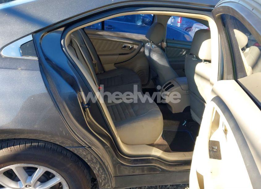 Photo 8 of 2015 Ford Taurus SE (VIN 1FAHP2D82FG113609)