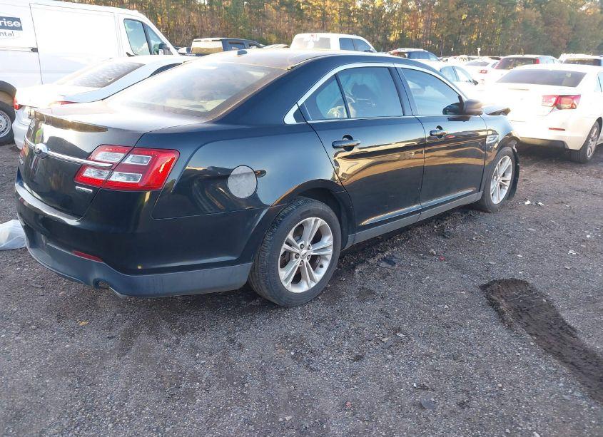 Photo 4 of 2015 Ford Taurus SE (VIN 1FAHP2D82FG159389)