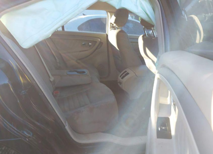 Photo 8 of 2015 Ford Taurus SE (VIN 1FAHP2D82FG159389)