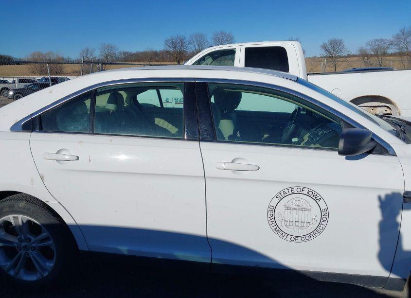 Photo 13 of 2016 Ford Taurus SE (VIN 1FAHP2D82GG128256)