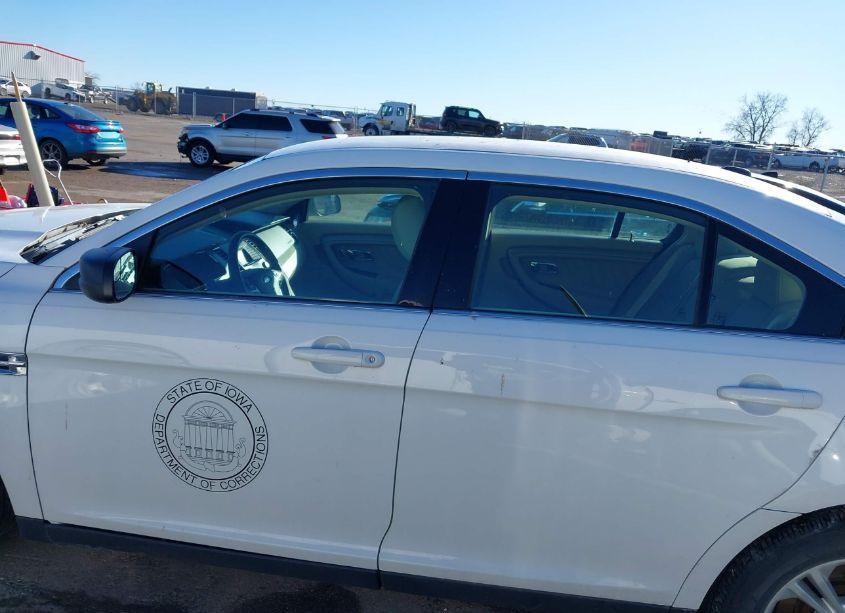 Photo 14 of 2016 Ford Taurus SE (VIN 1FAHP2D82GG128256)