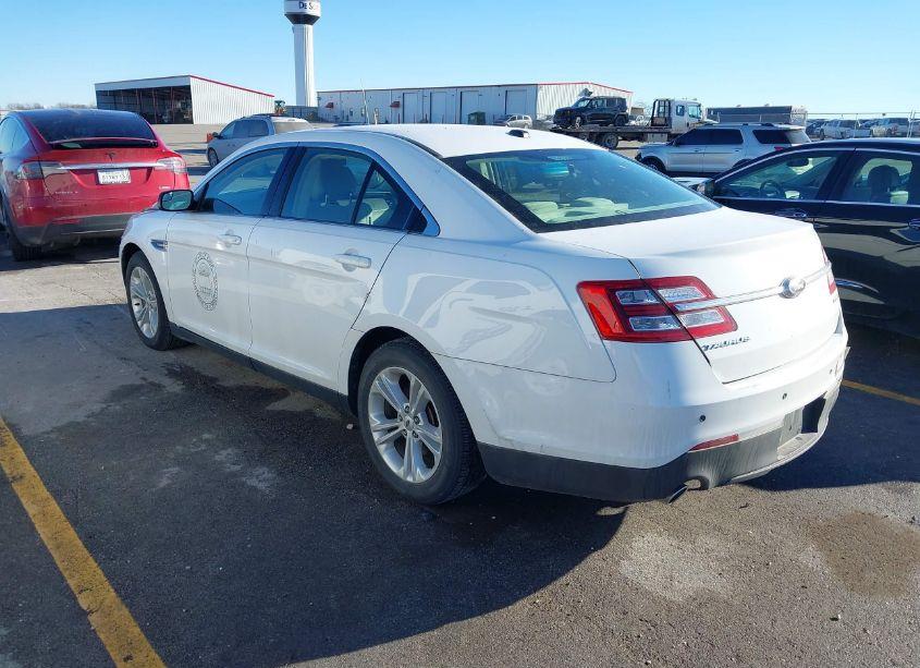 Photo 3 of 2016 Ford Taurus SE (VIN 1FAHP2D82GG128256)