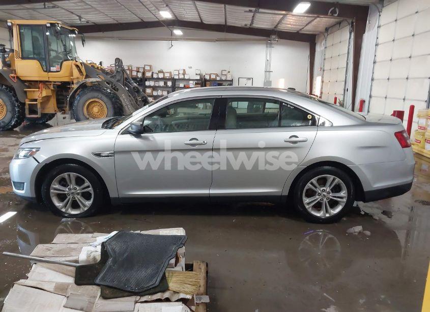 Photo 14 of 2016 Ford Taurus SE (VIN 1FAHP2D82GG158289)