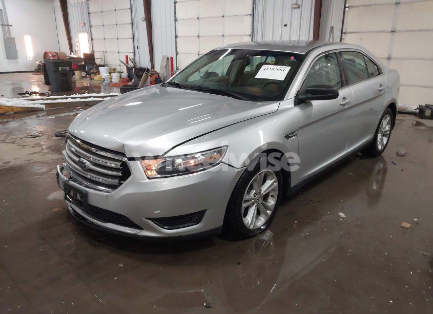 Photo 2 of 2016 Ford Taurus SE (VIN 1FAHP2D82GG158289)