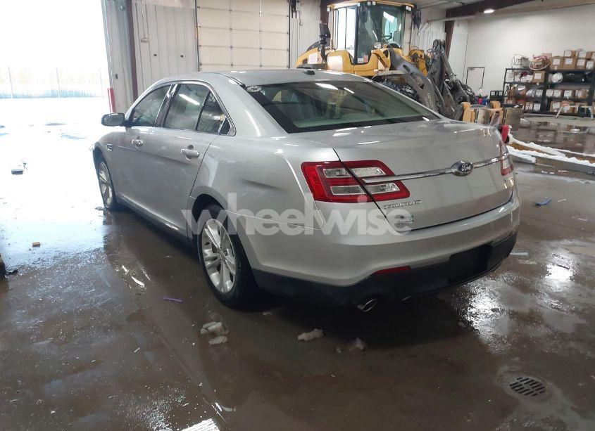Photo 3 of 2016 Ford Taurus SE (VIN 1FAHP2D82GG158289)