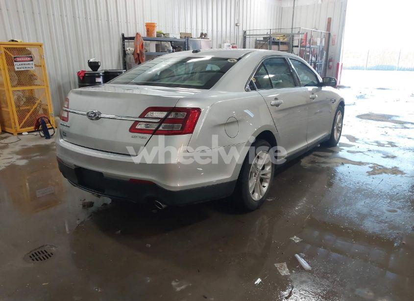Photo 4 of 2016 Ford Taurus SE (VIN 1FAHP2D82GG158289)