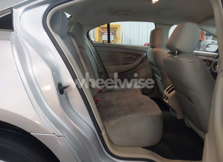 Photo 8 of 2016 Ford Taurus SE (VIN 1FAHP2D82GG158289)