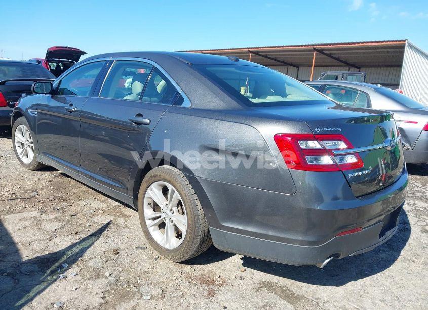 Photo 3 of 2019 Ford Taurus SE (VIN 1FAHP2D82KG117511)