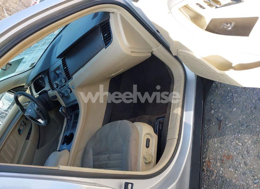 Photo 5 of 2013 Ford Taurus SE (VIN 1FAHP2D83DG191796)