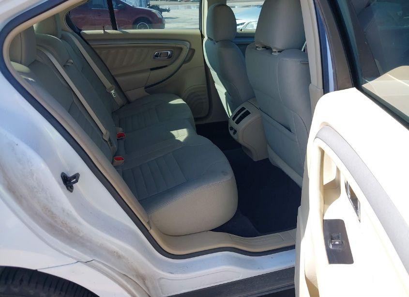 Photo 8 of 2017 Ford Taurus SE (VIN 1FAHP2D83HG140028)