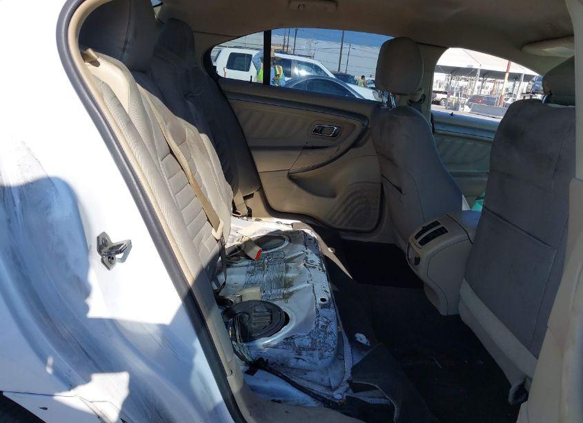 Photo 8 of 2014 Ford Taurus SE (VIN 1FAHP2D84EG101072)