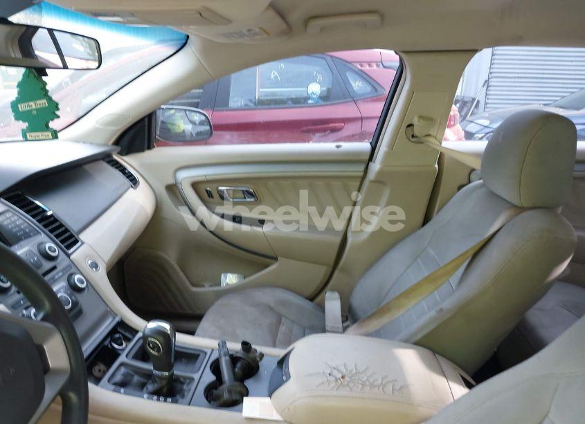 Photo 5 of 2014 Ford Taurus SE (VIN 1FAHP2D84EG128675)