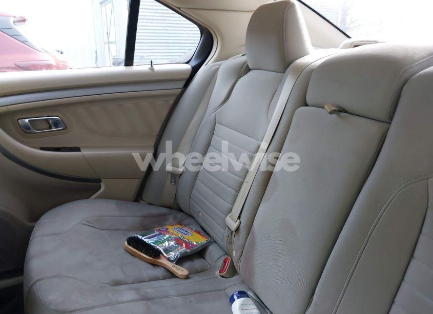 Photo 8 of 2014 Ford Taurus SE (VIN 1FAHP2D84EG128675)