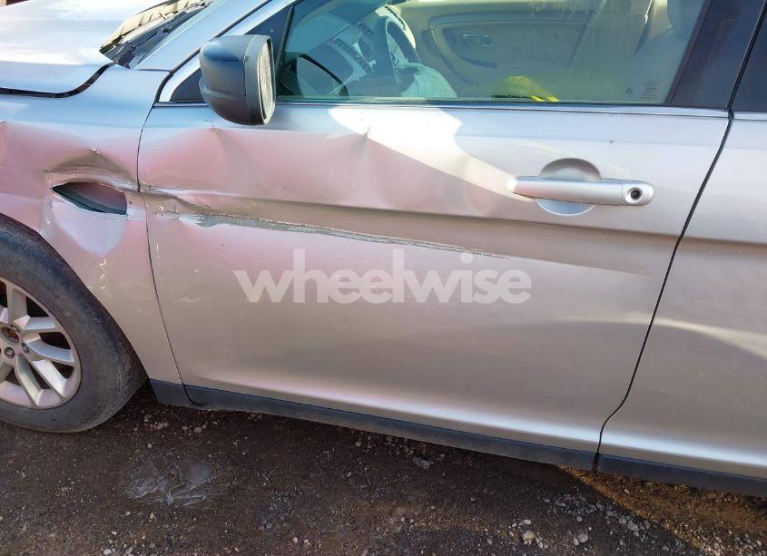 Photo 12 of 2015 Ford Taurus SE (VIN 1FAHP2D84FG106953)