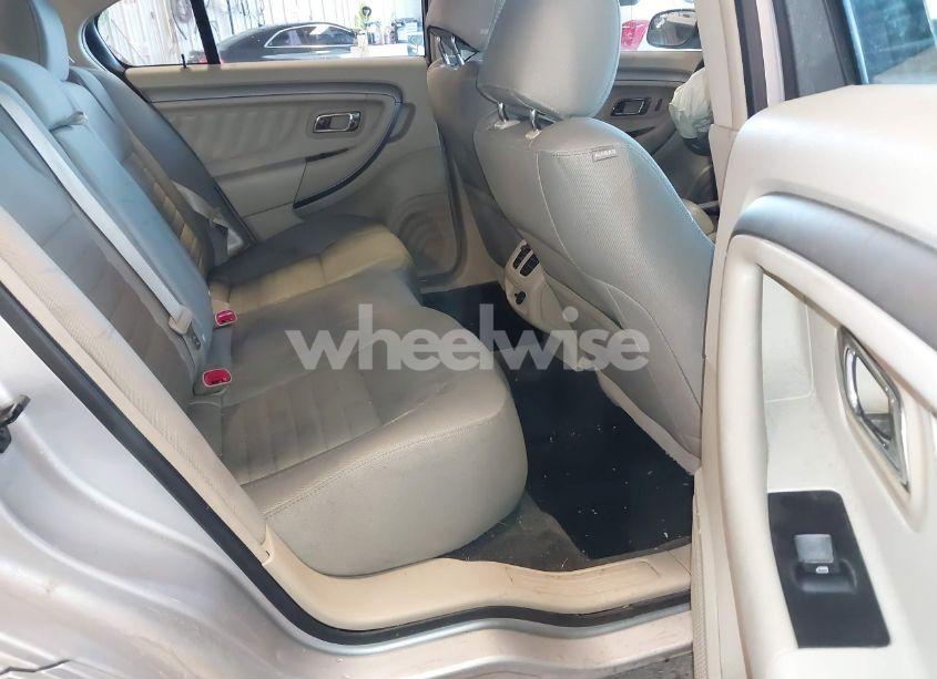 Photo 8 of 2015 Ford Taurus SE (VIN 1FAHP2D84FG106953)