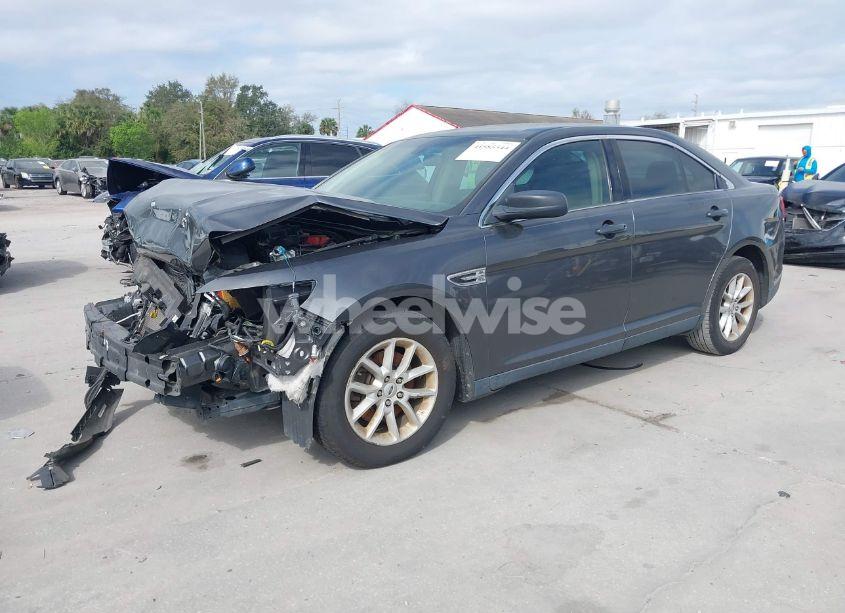Photo 2 of 2015 Ford Taurus SE (VIN 1FAHP2D84FG120674)