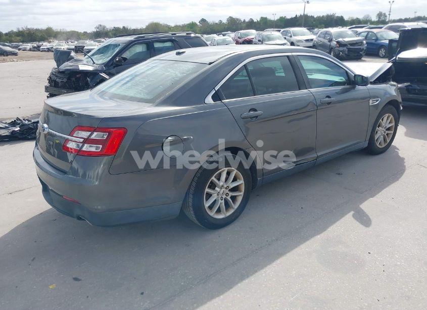 Photo 4 of 2015 Ford Taurus SE (VIN 1FAHP2D84FG120674)