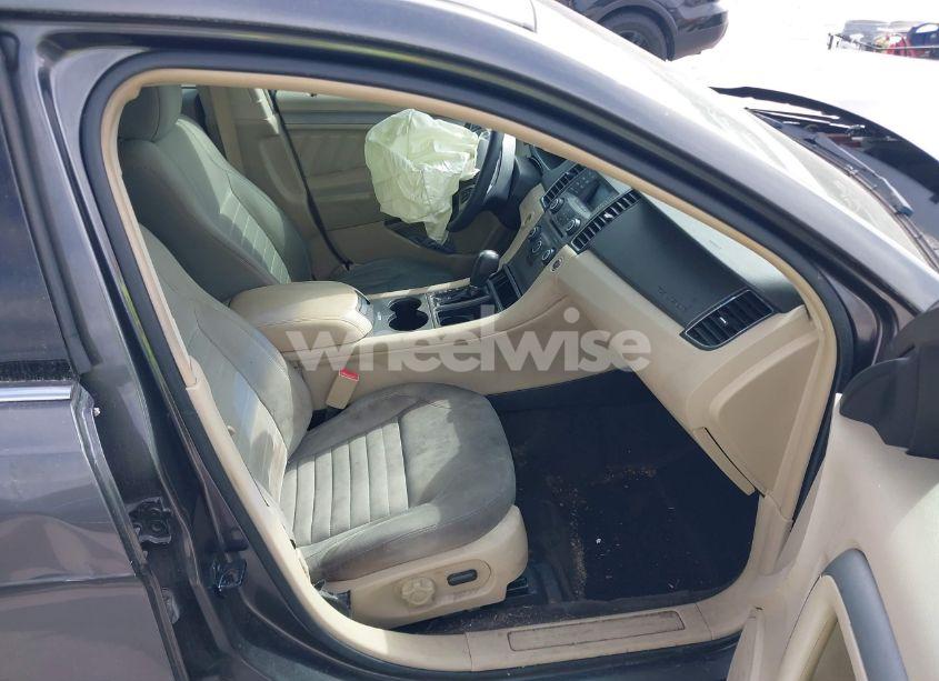 Photo 5 of 2015 Ford Taurus SE (VIN 1FAHP2D84FG120674)