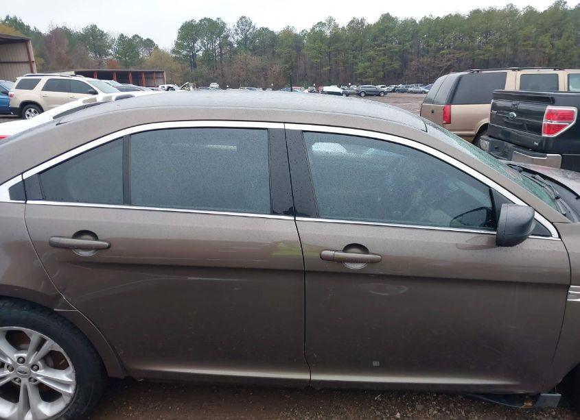 Photo 13 of 2015 Ford Taurus SE (VIN 1FAHP2D84FG154789)