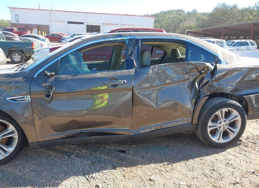 Photo 6 of 2015 Ford Taurus SE (VIN 1FAHP2D84FG154789)