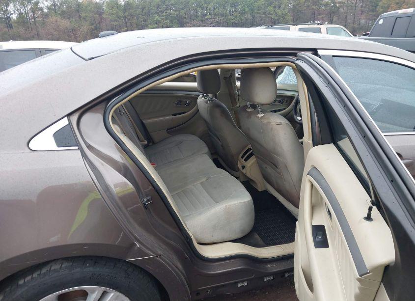 Photo 8 of 2015 Ford Taurus SE (VIN 1FAHP2D84FG154789)