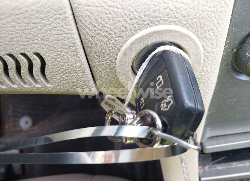 Photo 11 of 2015 Ford Taurus SE (VIN 1FAHP2D84FG183998)