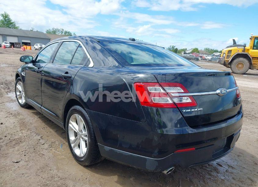 Photo 3 of 2015 Ford Taurus SE (VIN 1FAHP2D84FG183998)