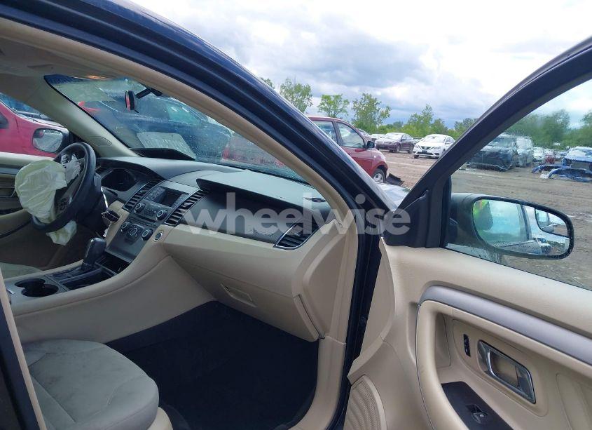 Photo 5 of 2015 Ford Taurus SE (VIN 1FAHP2D84FG183998)