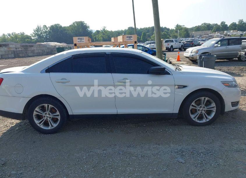 Photo 13 of 2016 Ford Taurus SE (VIN 1FAHP2D85GG148999)