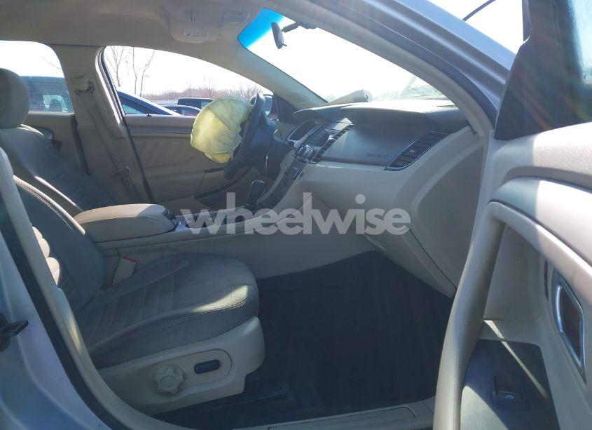 Photo 5 of 2015 Ford Taurus SE (VIN 1FAHP2D86FG121678)