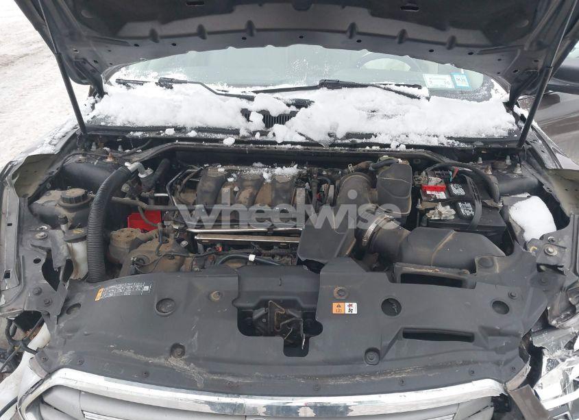 Photo 10 of 2016 Ford Taurus SE (VIN 1FAHP2D86GG133606)