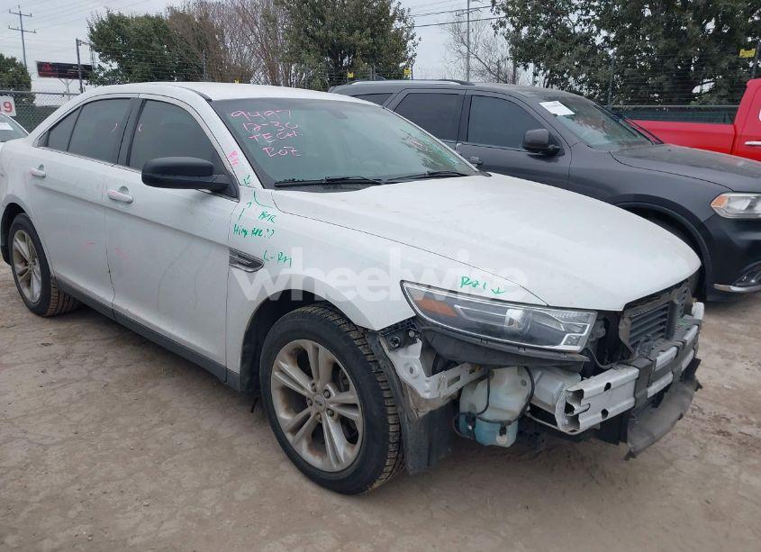 2017 Ford Taurus SE (VIN 1FAHP2D86HG125815) main photo