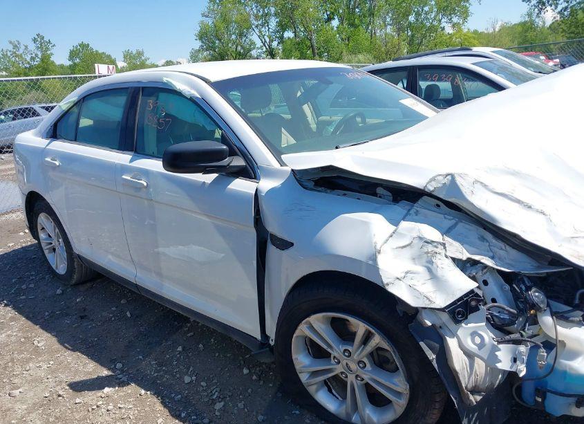 Photo 13 of 2018 Ford Taurus SE (VIN 1FAHP2D86JG125013)