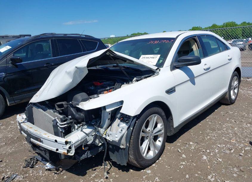 Photo 2 of 2018 Ford Taurus SE (VIN 1FAHP2D86JG125013)