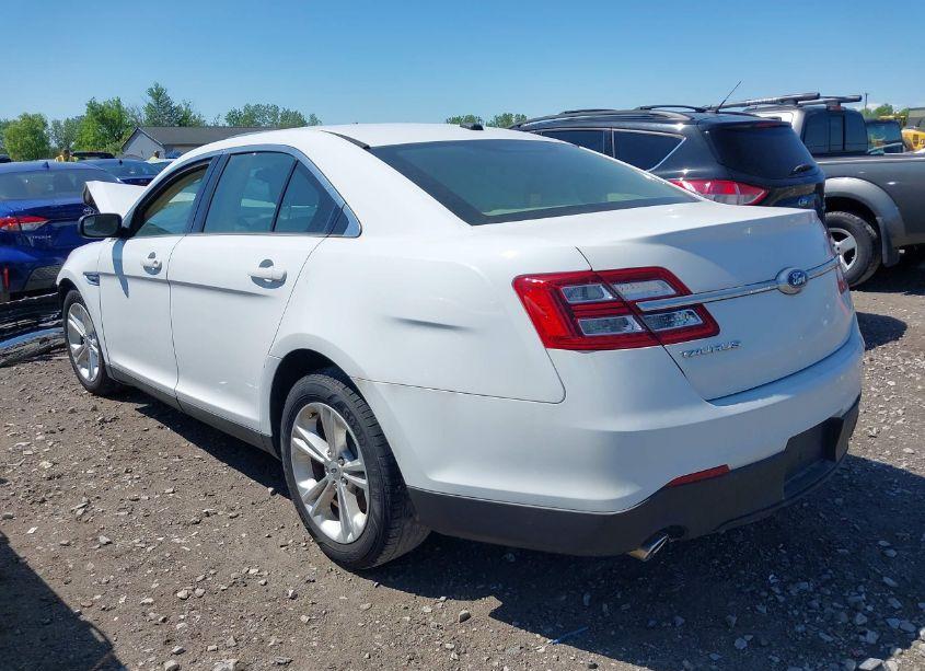 Photo 3 of 2018 Ford Taurus SE (VIN 1FAHP2D86JG125013)