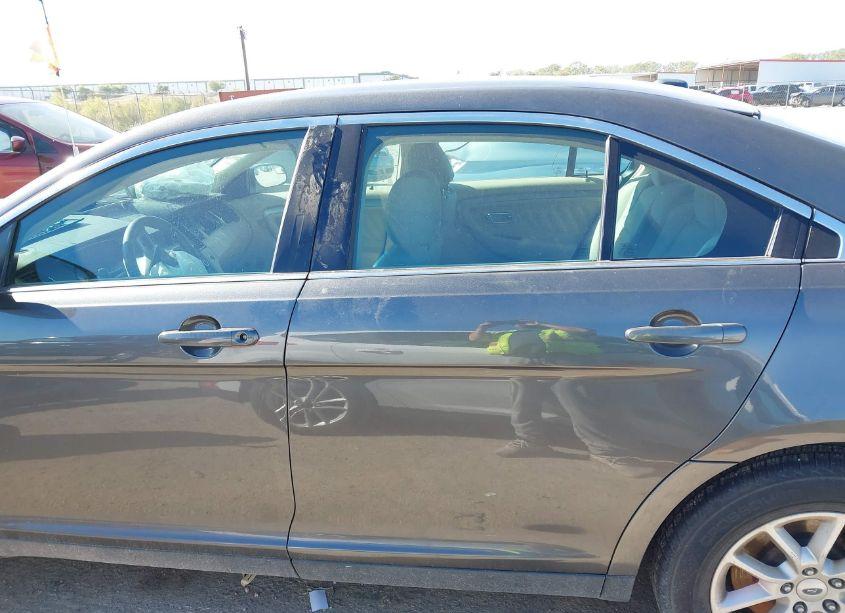 Photo 14 of 2015 Ford Taurus SE (VIN 1FAHP2D87FG107000)