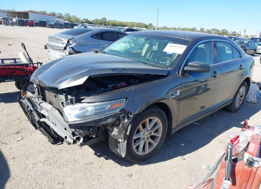 Photo 2 of 2015 Ford Taurus SE (VIN 1FAHP2D87FG107000)
