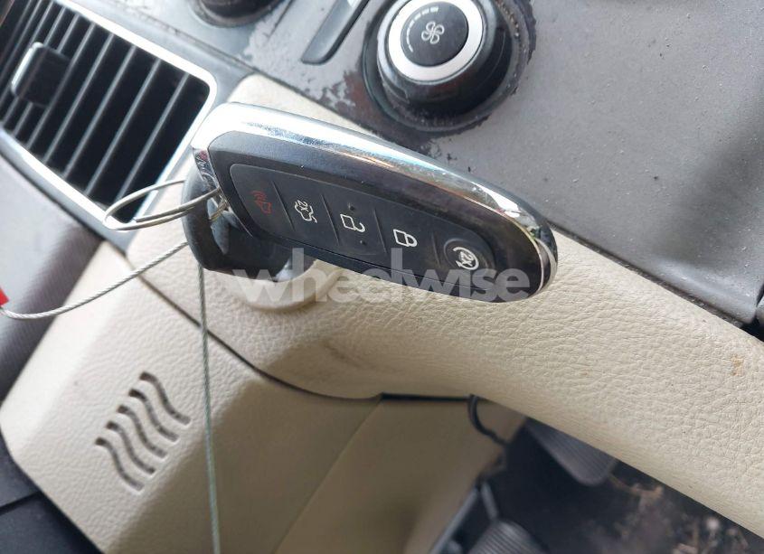 Photo 11 of 2015 Ford Taurus SE (VIN 1FAHP2D87FG127991)