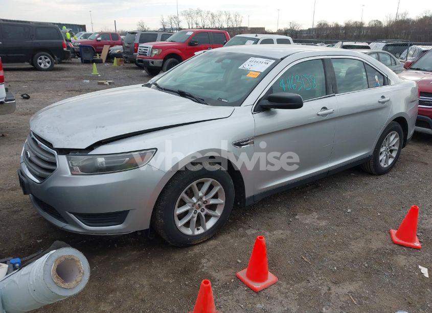 Photo 2 of 2015 Ford Taurus SE (VIN 1FAHP2D87FG127991)