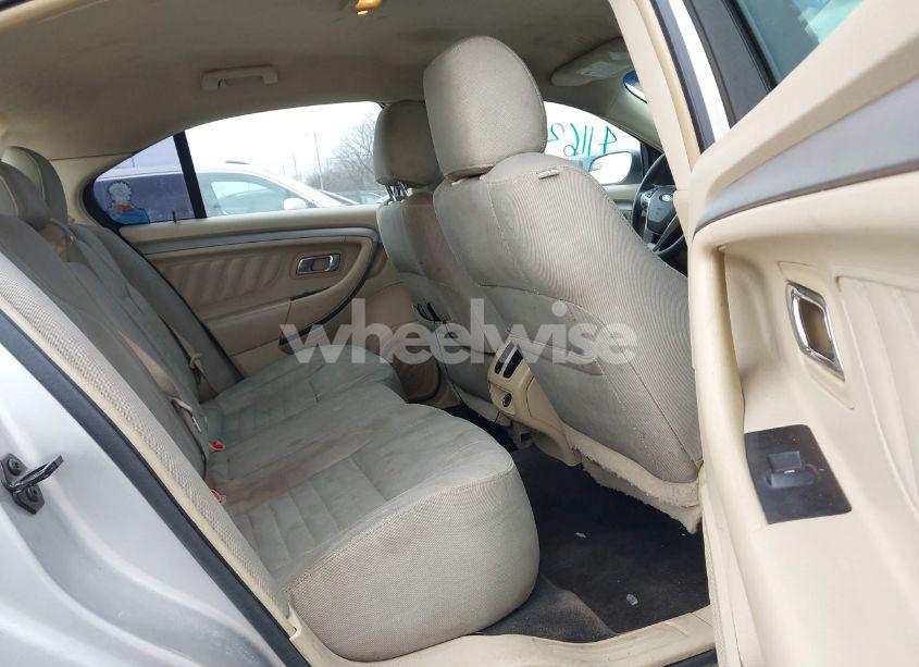 Photo 8 of 2015 Ford Taurus SE (VIN 1FAHP2D87FG127991)