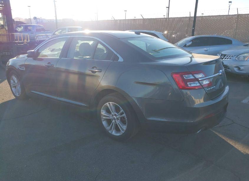 Photo 3 of 2015 Ford Taurus SE (VIN 1FAHP2D87FG200549)