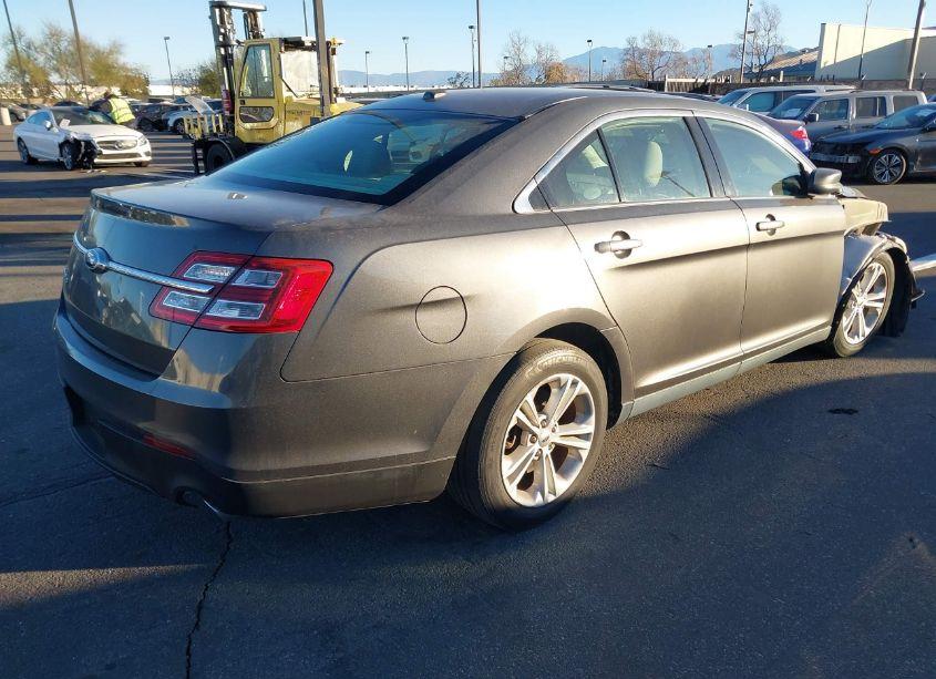 Photo 4 of 2015 Ford Taurus SE (VIN 1FAHP2D87FG200549)