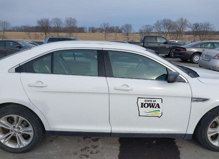 Photo 13 of 2016 Ford Taurus SE (VIN 1FAHP2D87GG113669)