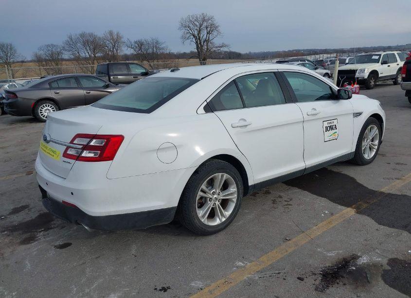 Photo 4 of 2016 Ford Taurus SE (VIN 1FAHP2D87GG113669)