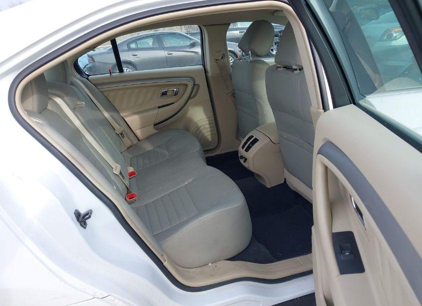 Photo 8 of 2016 Ford Taurus SE (VIN 1FAHP2D87GG113669)