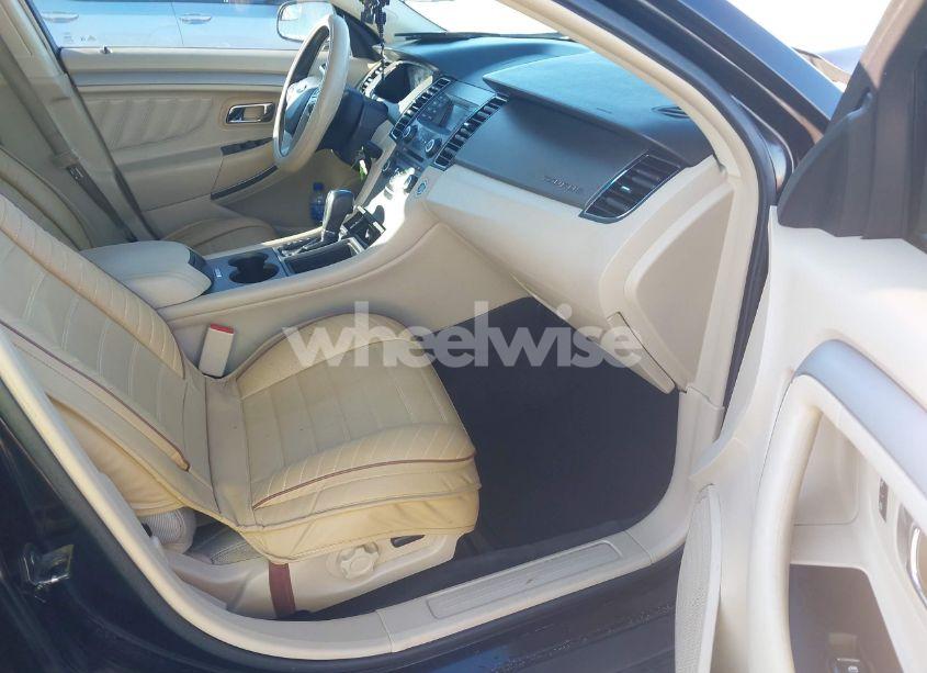 Photo 5 of 2016 Ford Taurus SE (VIN 1FAHP2D87GG141164)