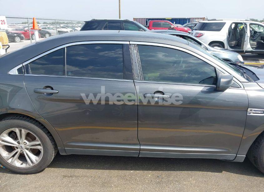 Photo 13 of 2017 Ford Taurus SE (VIN 1FAHP2D87HG105699)