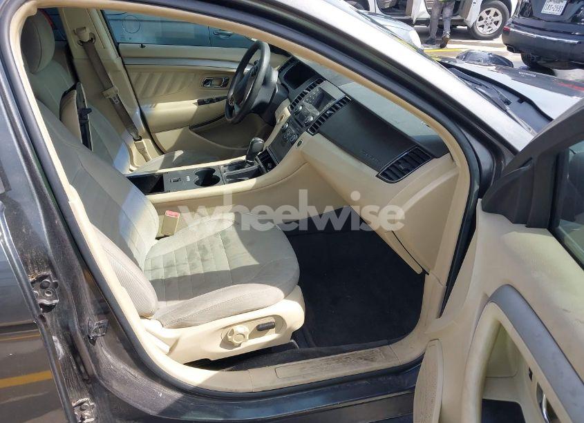 Photo 5 of 2017 Ford Taurus SE (VIN 1FAHP2D87HG105699)